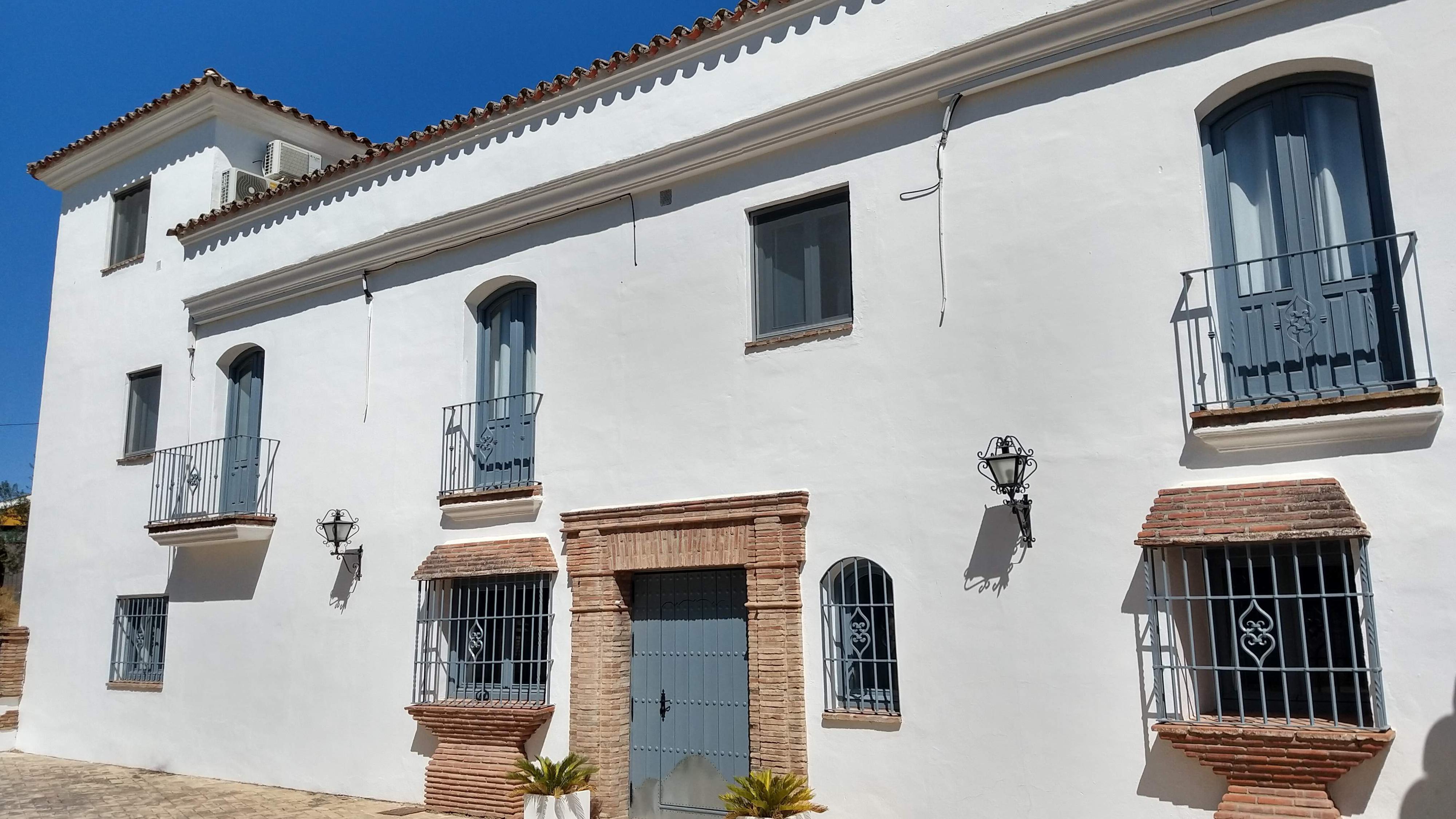 Exterior of Rhona Moments – a converted Spanish farm house